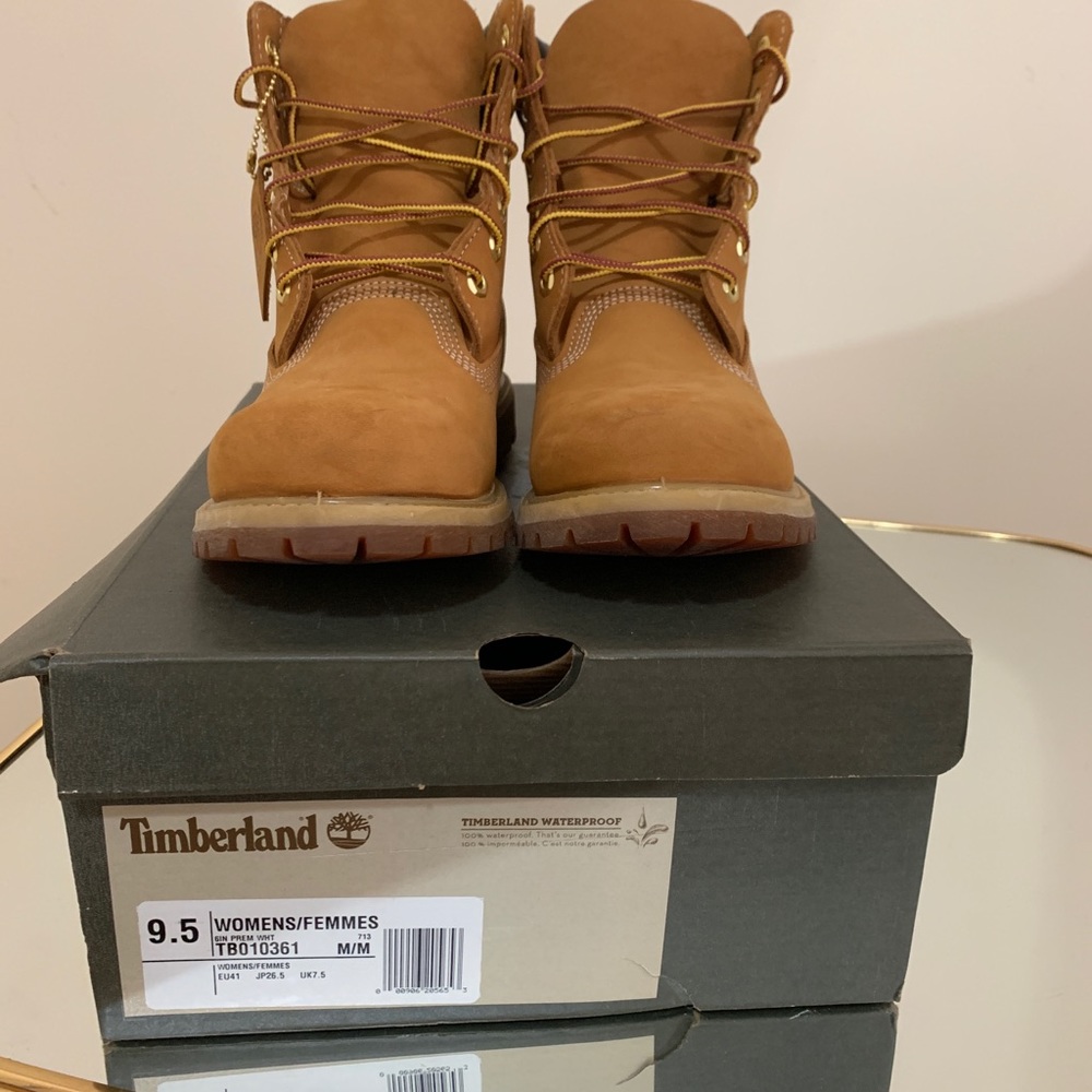 Timberland Boots - Picture 2 of 5